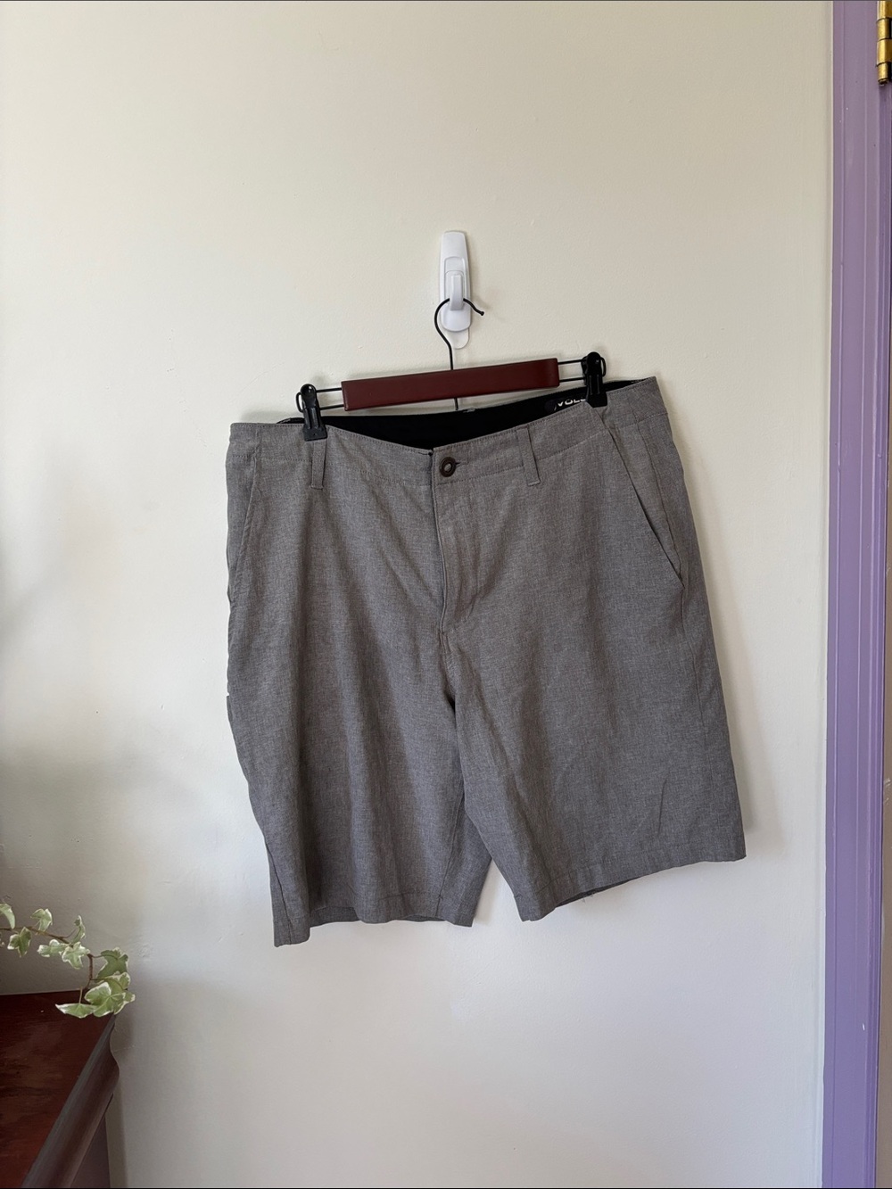 Volcom Men's Gray Flat-Front Shorts